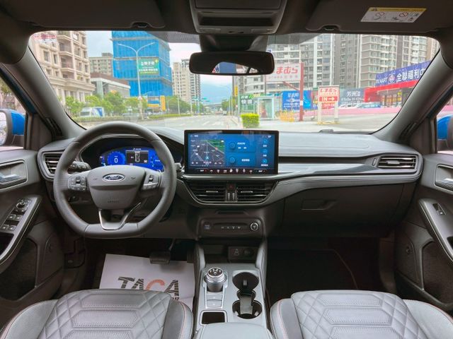 Ford/福特  Focus 《省超過20萬》2023 Ford Focus Wagon 1.5 ST-Line Vignale 只跑2萬 跟新車  第5張相片