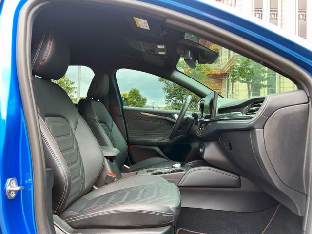 Ford/福特  Focus 《省超過20萬》2023 Ford Focus Wagon 1.5 ST-Line Vignale 只跑2萬 跟新車  第7張相片