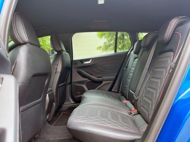 Ford/福特  Focus 《省超過20萬》2023 Ford Focus Wagon 1.5 ST-Line Vignale 只跑2萬 跟新車  第8張相片