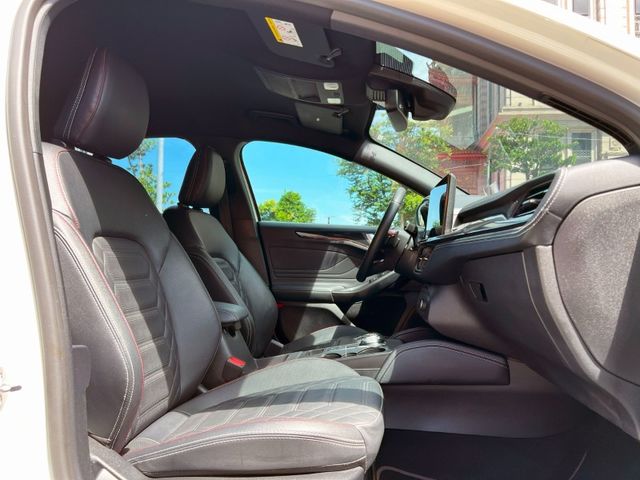 Ford/福特  Focus 《省超過20萬》2023 Ford Focus Wagon 1.5 ST-Line Vignale 只跑2萬 跟新車  第7張相片