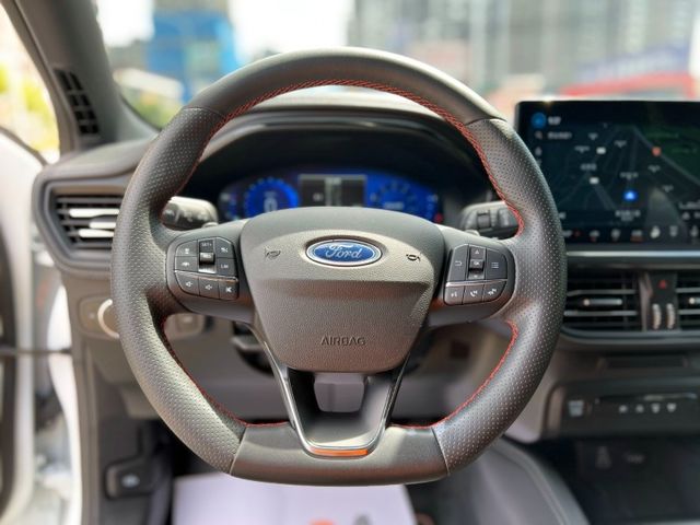 Ford/福特  Focus 《省超過20萬》2023 Ford Focus Wagon 1.5 ST-Line Vignale 只跑2萬 跟新車  第11張相片