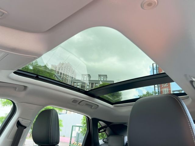 Ford/福特  Kuga 《現在入手很便宜》2022 Ford Kuga 1.5 旗艦X 超低里程 只跑2萬公里 全車如新 車況超讚 SUV   第18張相片