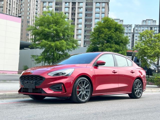 Ford/福特  Focus 《原廠保固到2028年》2022 Ford Focus 4D ST-Line Lommel X賽道版 只跑4萬 全車  第1張相片