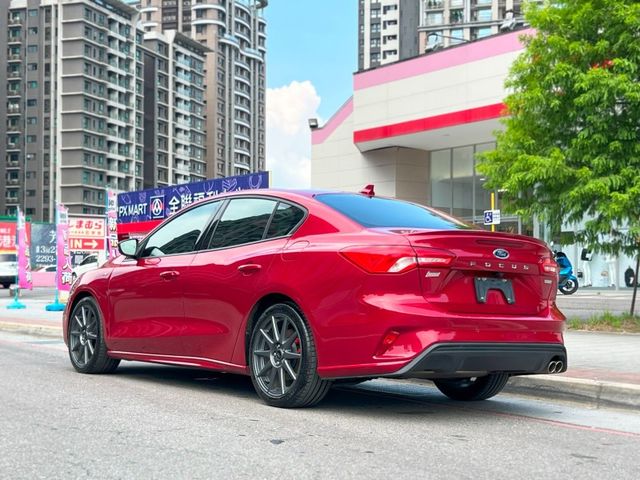 Ford/福特  Focus 《原廠保固到2028年》2022 Ford Focus 4D ST-Line Lommel X賽道版 只跑4萬 全車  第4張相片
