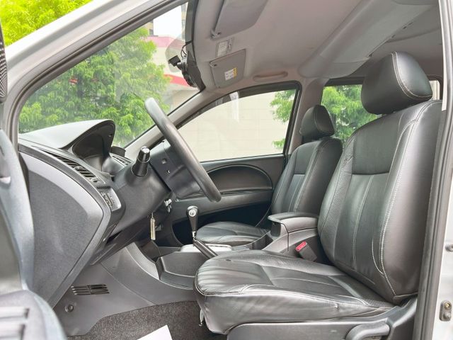 Mitsubishi  Zinger  第6張相片