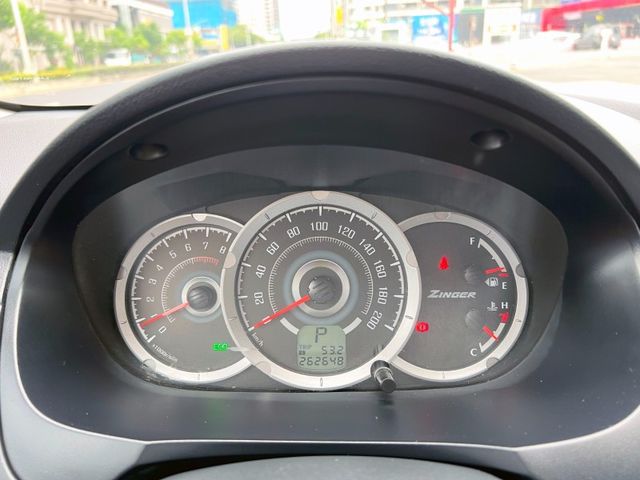 Mitsubishi  Zinger  第12張相片
