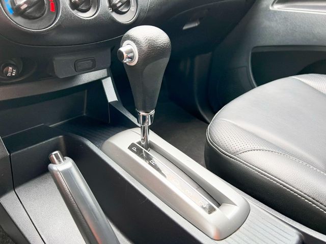 Mitsubishi  Zinger  第14張相片