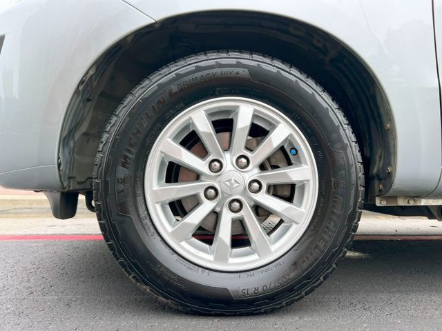 Mitsubishi  Zinger  第17張相片