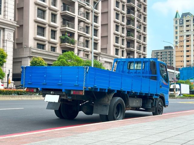 Mitsubishi  Canter  第3張相片