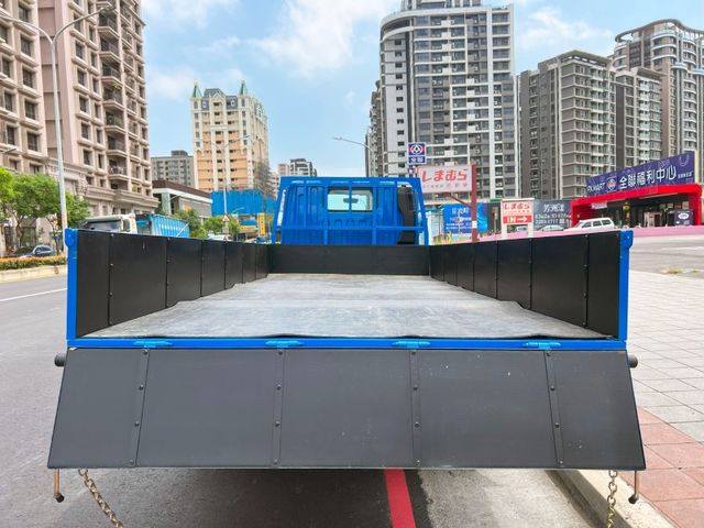 Mitsubishi  Canter  第6張相片