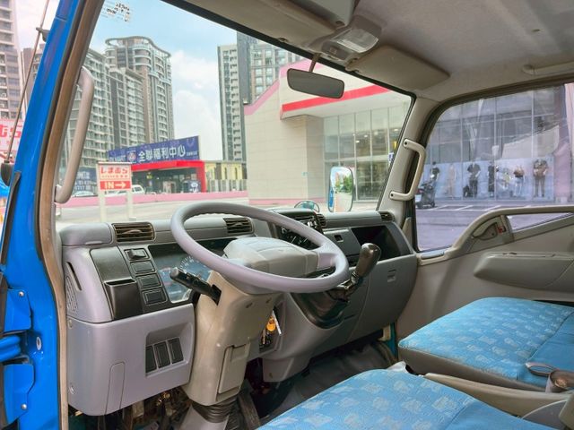 Mitsubishi  Canter  第7張相片