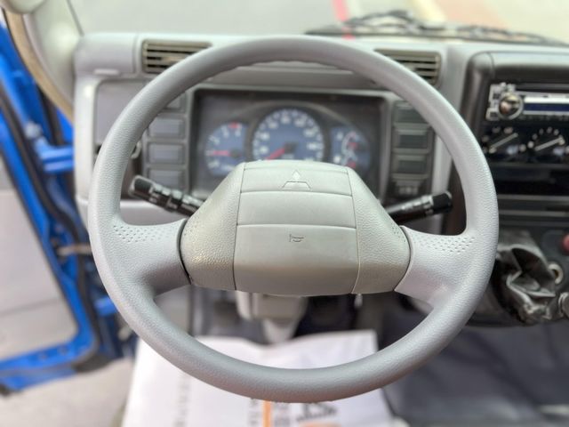 Mitsubishi  Canter  第10張相片