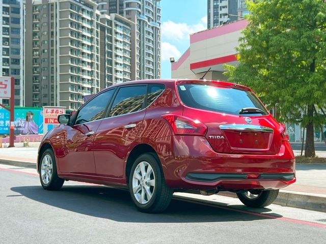 Nissan  Tiida  第4張相片