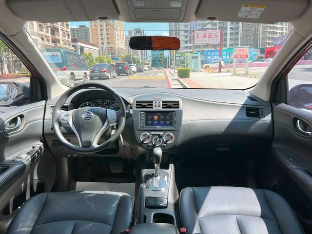 Nissan  Tiida  第5張相片