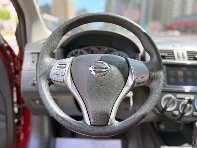 Nissan  Tiida  第11張相片