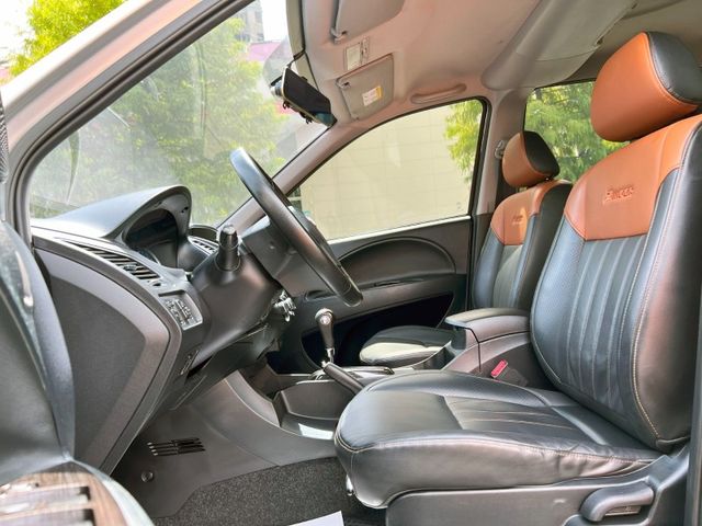 Mitsubishi  Zinger  第6張相片