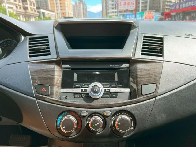 Mitsubishi  Zinger  第13張相片