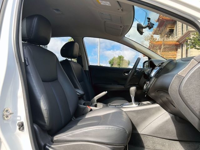 Nissan  Tiida  第8張相片