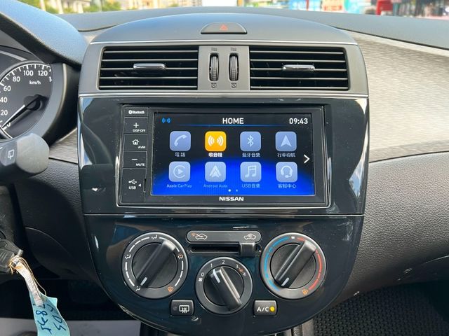 Nissan  Tiida  第13張相片