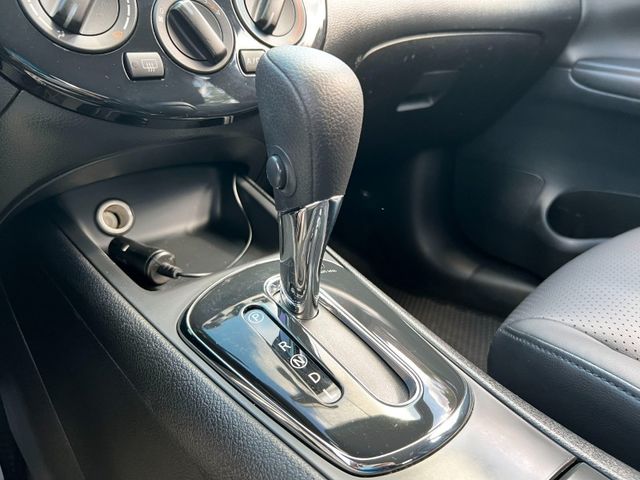 Nissan  Tiida  第15張相片