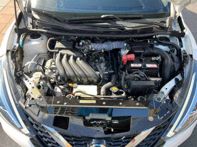 Nissan  Tiida  第18張相片