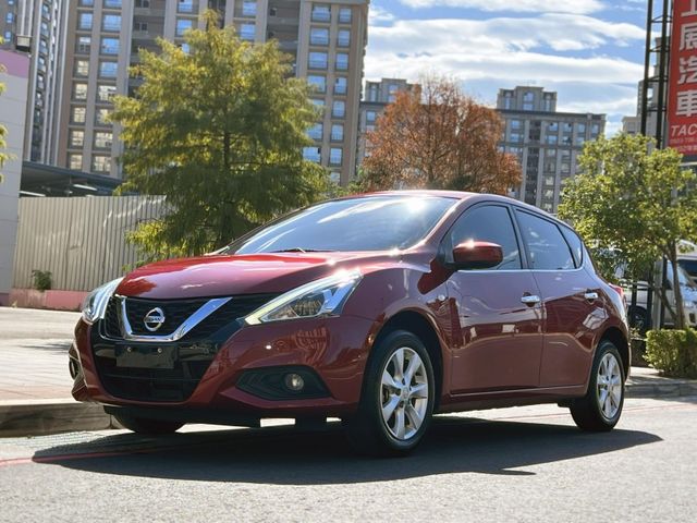 Nissan  Tiida  第1張相片