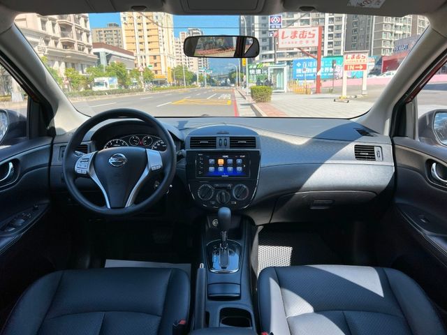Nissan  Tiida  第5張相片