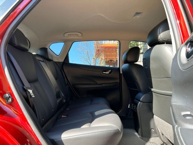 Nissan  Tiida  第9張相片