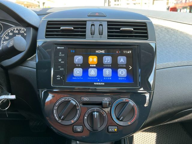 Nissan  Tiida  第13張相片