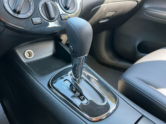 Nissan  Tiida  第15張相片