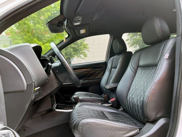 Mitsubishi  Outlander  第6張相片