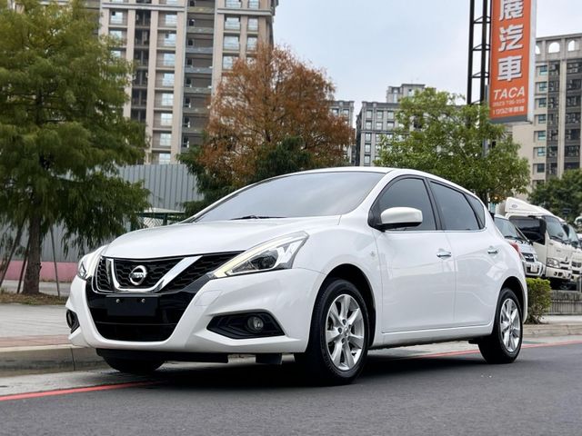 Nissan  Tiida  第1張相片