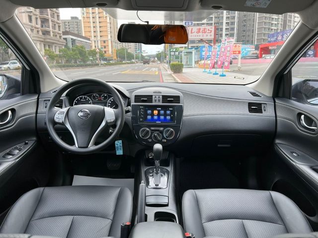 Nissan  Tiida  第5張相片