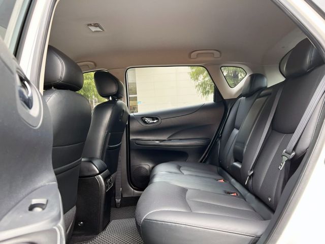 Nissan  Tiida  第7張相片