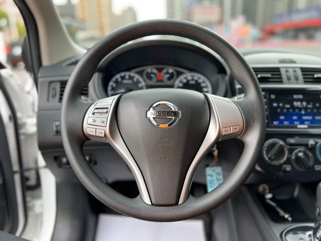 Nissan  Tiida  第11張相片