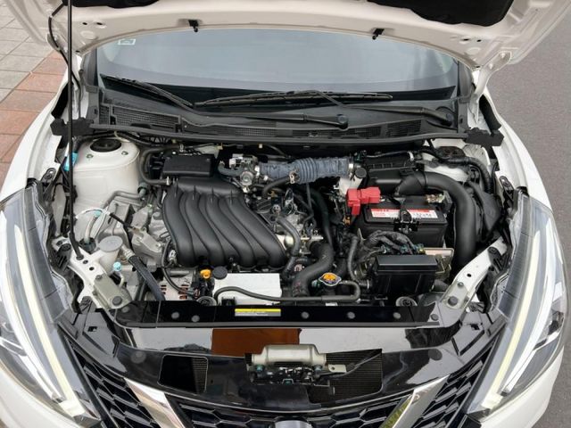 Nissan  Tiida  第18張相片