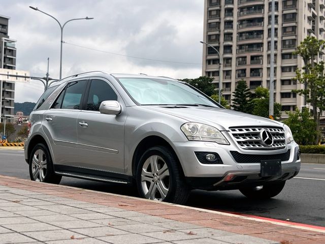 Mercedes-Benz/賓士   ML-CLASS  ML350  第2張相片