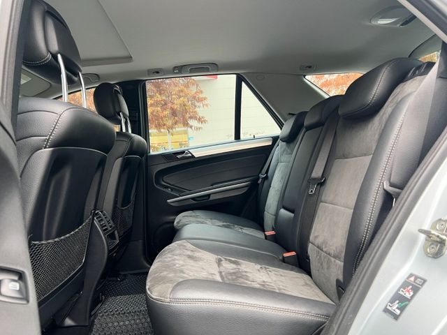 Mercedes-Benz/賓士   ML-CLASS  ML350  第7張相片