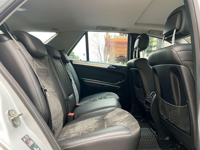 Mercedes-Benz/賓士   ML-CLASS  ML350  第9張相片