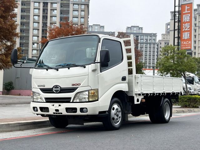 Hino  300  第1張相片