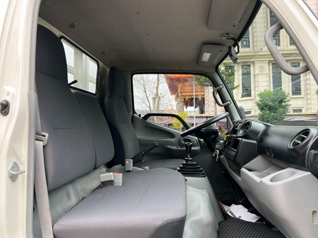 Hino  300  第10張相片