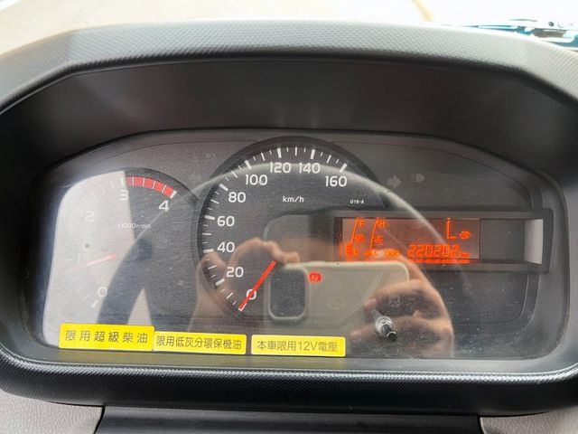 Hino  300  第12張相片