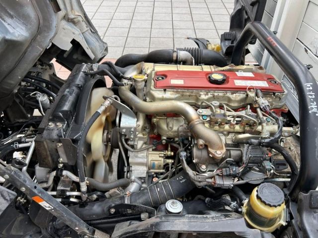 Hino  300  第15張相片