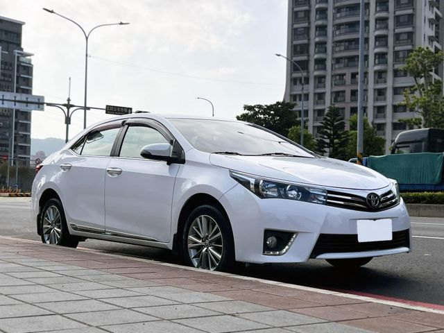 Toyota  Altis  第2張相片