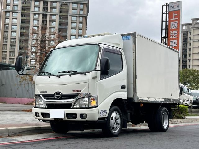 Hino  300  第1張相片