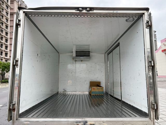 Hino  300  第6張相片