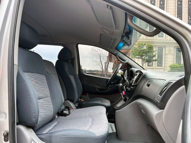 Hyundai  Starex  第8張相片