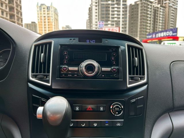 Hyundai  Starex  第14張相片