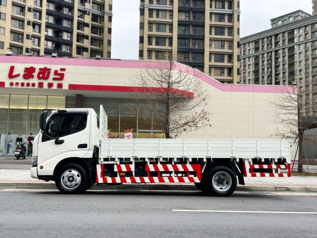 Hino  300  第5張相片