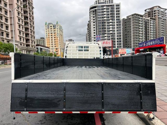 Hino  300  第6張相片